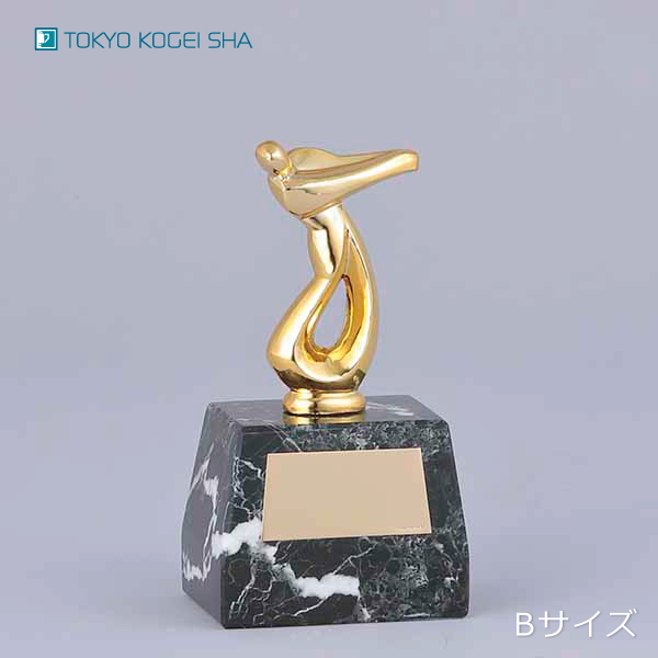ゴルフスイングを象ったデザインのトロフィー