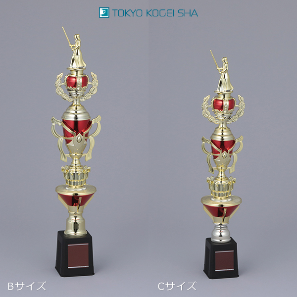 赤とゴールドの輝きが印象的な表彰用トロフィー